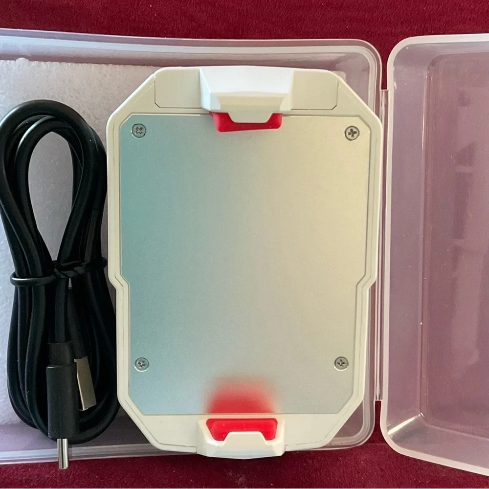 Portable Smartphone Cooler, Model S17. Great for Streaming and Gaming. NIB